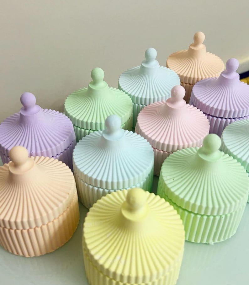 Daisy Candle in a Ribbed Jar