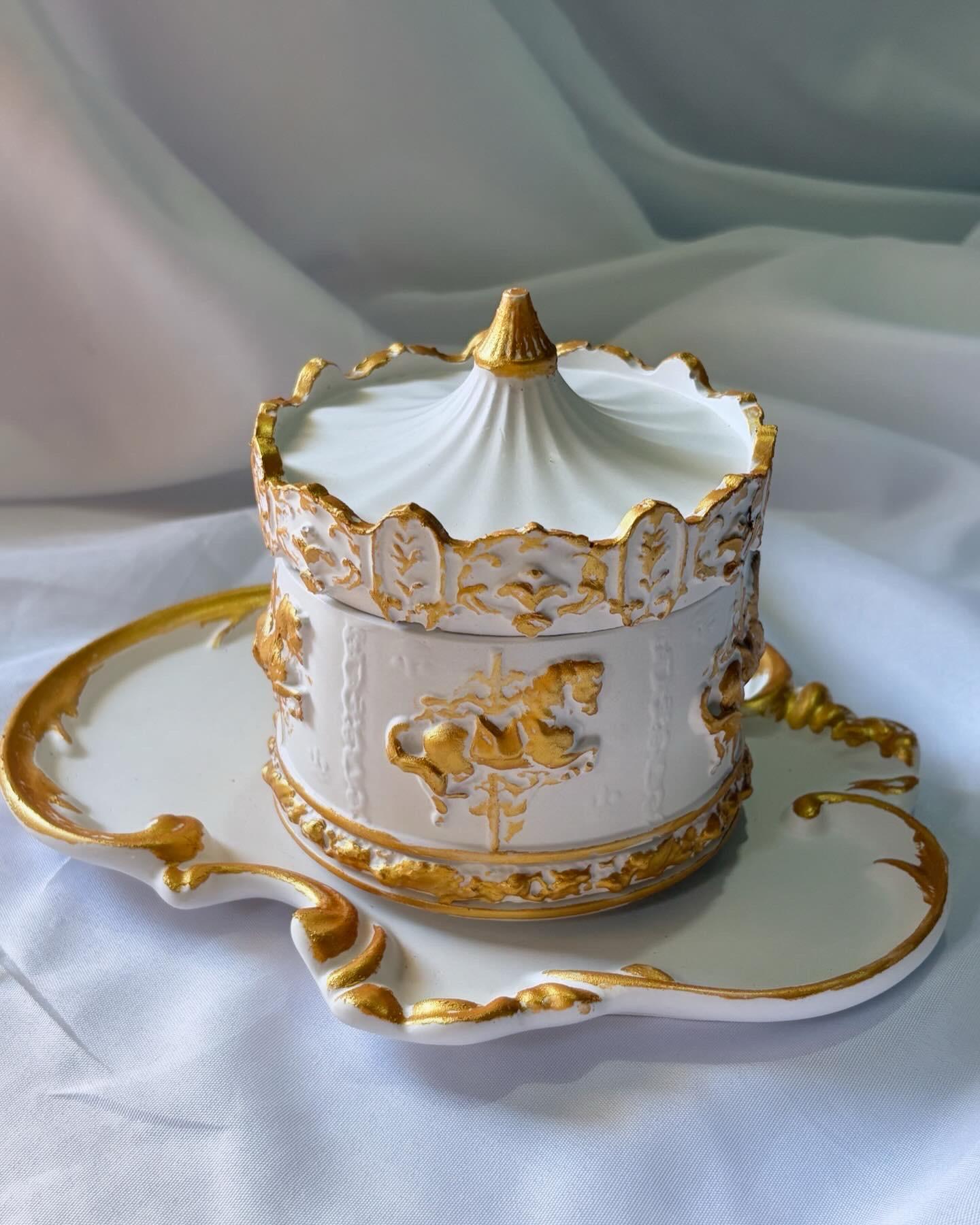 Crousel and Tray Set